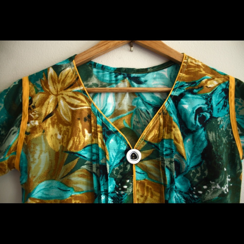 80s Vintage Hawaiian Shirt Dress in Turquoise & Gold SIZE MEDIUM - Picture 4 of 6